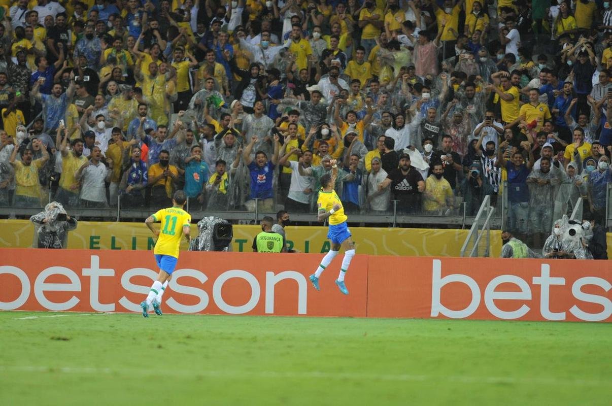 Brasil goleou o Paraguai por 4 a 0 no Mineiro, em BH, pelas Eliminatrias da Copa do Mundo, com gols de Raphinha, Philippe Coutinho, Antony e Rodrygo