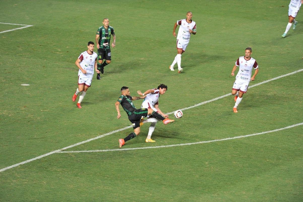 O Amrica recebeu o Patrocinense nesta quarta-feira (16), no Independncia, em Belo Horizonte, para confronto vlido pela 7 rodada do Campeonato Mineiro. A partida marcou a estreia do experiente goleiro Jailson com a camisa do Coelho.
