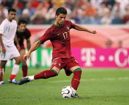 Na Copa de 2006, Cristiano Ronaldo marcou na vitria diante do Ir por 2 a 0, pela fase de grupos