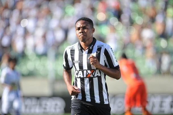 Imagens do duelo entre Atltico e Independncia, no Independncia, pelo Mineiro