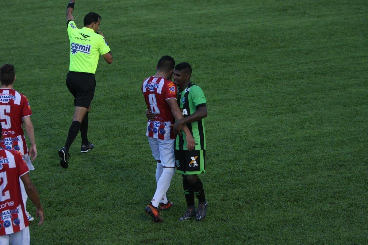 Amrica usou time misto e ficou no empate diante do Villa Nova, por 1 a 1, no Castor Cifuentes