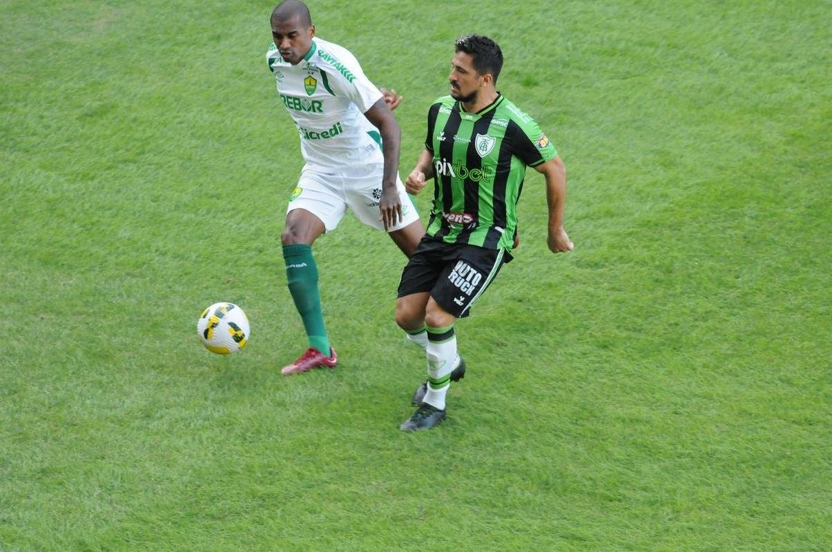 Amrica e Cuiab se enfrentaram, no Independncia, pela 9 rodada do Campeonato Brasileiro