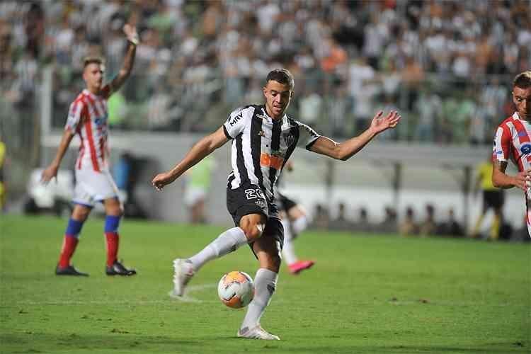 Di Santo - jogador est fora dos planos de Jorge Sampaoli e o Atltico tenta resolver a sua situao. 