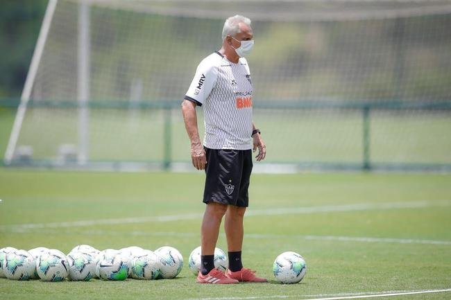 O auxiliar-tcnico der Aleixo, integrante da comisso tcnica fixa do Atltico, testou positivo para a COVID-19 em 20 de novembro de 2020.