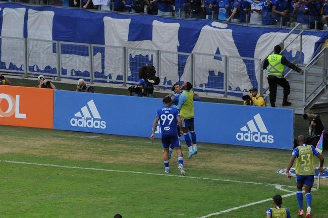 Fotos do jogo entre Cruzeiro e Ponte Preta, no Mineiro, em Belo Horizonte, pela 13 rodada da Srie B do Brasileiro