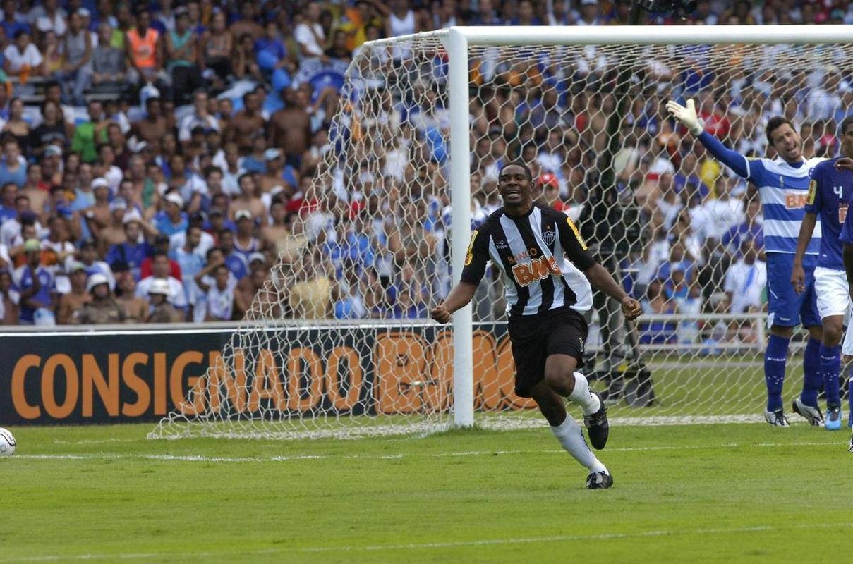 Jairo Campos: zagueiro, que jogou pela Seleo Equatoriana, chegou ao Atltico em 2010