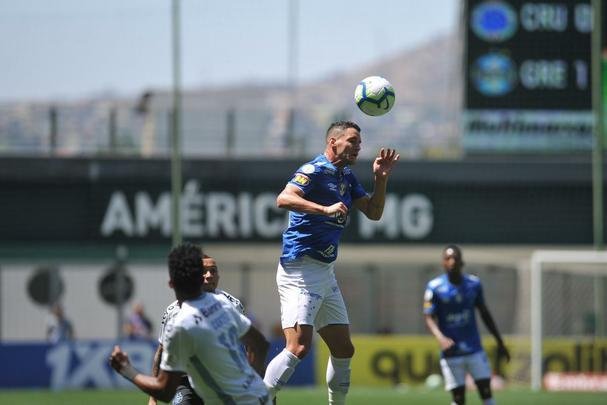 Lances da partida entre Cruzeiro e Grmio, no Independncia, pela 18 rodada do Campeonato Brasileiro