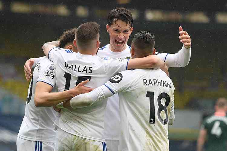 INGLÊS: Tottenham conta com empate do Arsenal para assumir liderança;  United ganha de virada