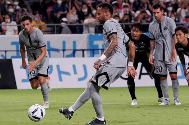 Neymar marcou os dois gols da vitória do PSG sobre o Gamba Osaka