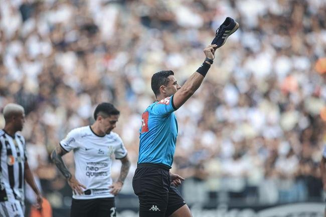 O Atltico visitou o Corinthians na tarde deste domingo (13/11), na Neo Qumica Arena, em So Paulo, pela 38 rodada da Srie A do Campeonato Brasileiro.