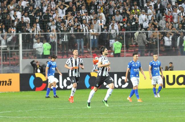17/07/2019 - Atltico 2 x 0 Cruzeiro (Copa do Brasil) - Depois de vencer o primeiro jogo do confronto por 3 a 0, no Mineiro, o Cruzeiro entrou no Independncia tranquilo. O Atltico at tentou, venceu por 2 a 0, com gols de Cazares e Patric, mas acabou eliminado pela Raposa.