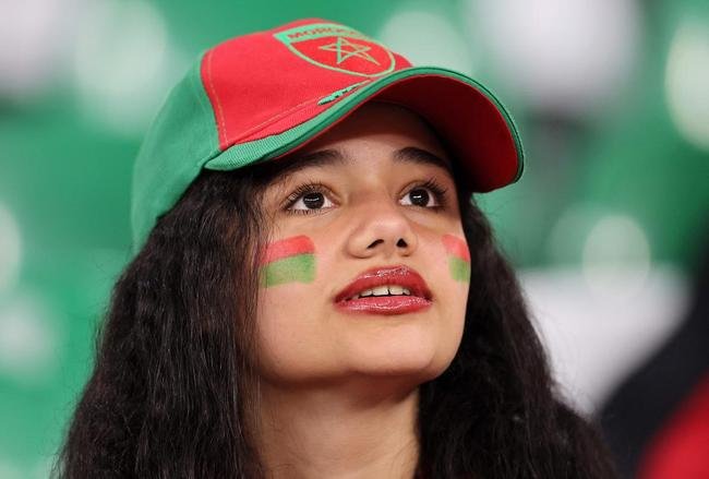 Torcedores de Marrocos e Espanha na deciso no Estdio Cidade da Educao, pelas oitavas de final da Copa do Mundo 