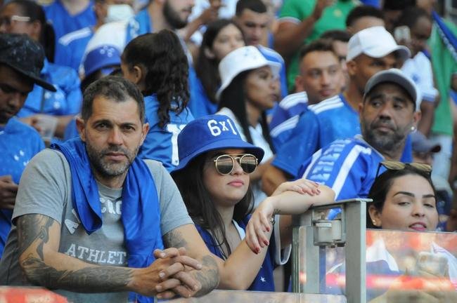 Fotos da torcida do Cruzeiro, no Mineiro, na partida contra a Ponte Preta pela 13 rodada da Srie B do Campeonato Brasileiro. Mineiro recebeu grande pblico mais uma vez