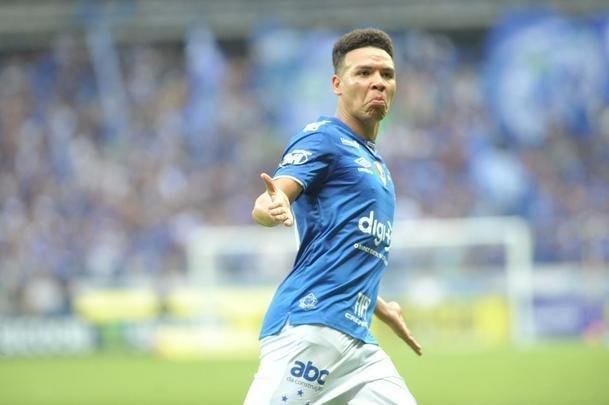 Marquinhos Gabriel abriu o placar para o Cruzeiro aos 45 do primeiro tempo, em chute no canto direito de Victor que ainda desviou no zagueiro atleticano Leonardo Silva