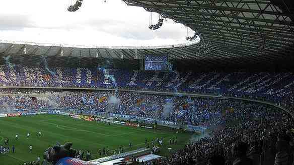 Imagens da torcida do Cruzeiro no clssico contra o Atltico 