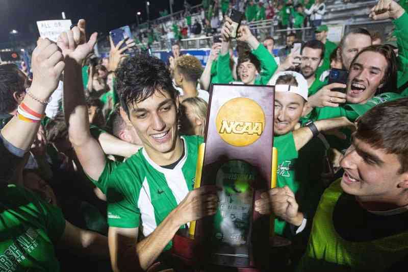 Pioneira do futebol americano feminino no Brasil, carioca disputa a liga  dos EUA