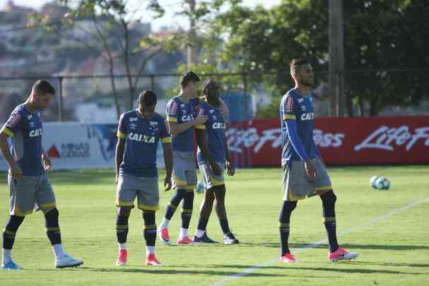 Atacante Sass trabalhou com elenco do Cruzeiro nesta tera-feira e foi apresentado como reforo