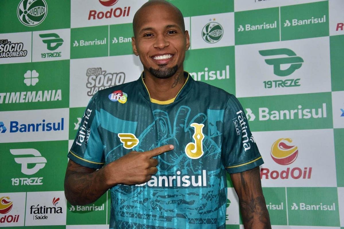 6 Juventude - o lateral-direito Wellington Silva, notabilizado pelo perodo no Fluminense (2013 a 2016),  o jogador mais bem avaliado: 1,6 milhes de euros (R$ 9,7 milhes). J o grupo inteiro do time de Caxias do Sul tem os mesmos 9,48 milhes de euros do CRB (R$ 57,63 milhes). Doze atletas no constam na anlise do Transfermarkt.
