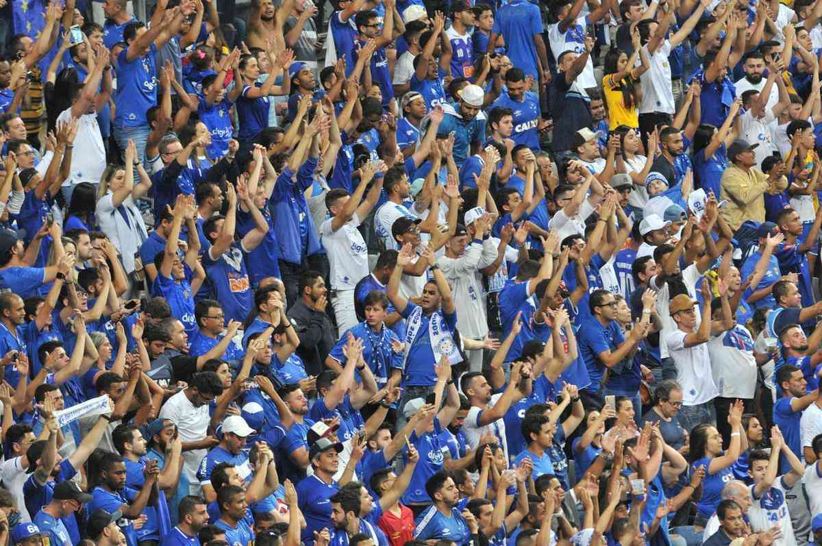 Fotos das torcidas de Cruzeiro e River Plate, no Mineiro, em duelo de volta das oitavas de final da Copa Libertadores