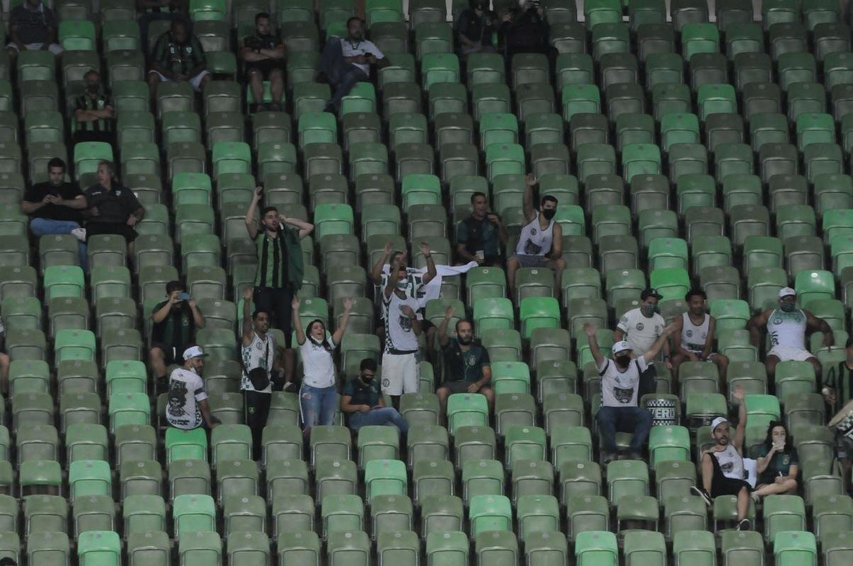 Jogo com o Palmeiras, pela 24 rodada do Campeonato Brasileiro, marcou o retorno do torcedor do Coelho ao Independncia ainda em meio  pandemia da COVID-19 (Juarez Rodrigues/EM/D.A Press)