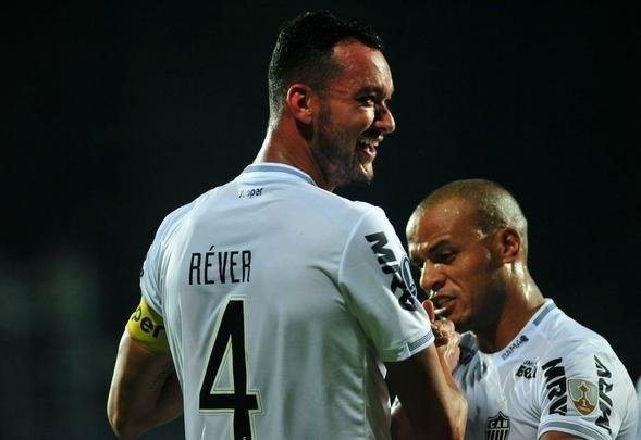 Imagens da partida entre Defensor e Atlético, em Montevidéu, pela Libertadores