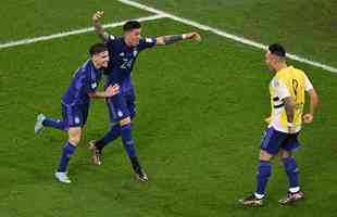 Julin lvarez marcou o segundo gol da Argentina sobre a Polnia no Estdio 974, em duelo pelo Grupo C da Copa do Mundo