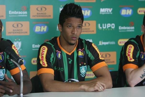 Nixon (atacante) - emprestado pelo Flamengo em 2016, fez 12 partidas no ano sem balanar a rede uma vez sequer. Em 2017, passou por Red Bull Brasil e ABC.