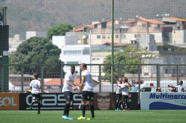 Lances da partida entre Cruzeiro e Grmio, no Independncia, pela 18 rodada do Campeonato Brasileiro