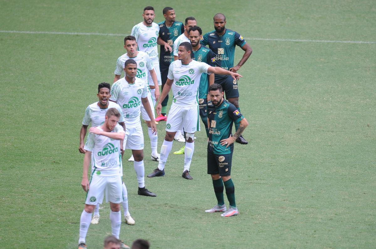 Imagens do jogo entre Amrica e Chapecoense, no Independncia, pela Srie B