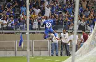 Sass entrou no segundo tempo e marcou o gol do Cruzeiro: 1 a 0