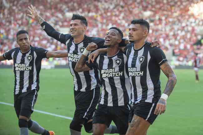 Tiquinho Soares  o artilheiro do Botafogo na temporada