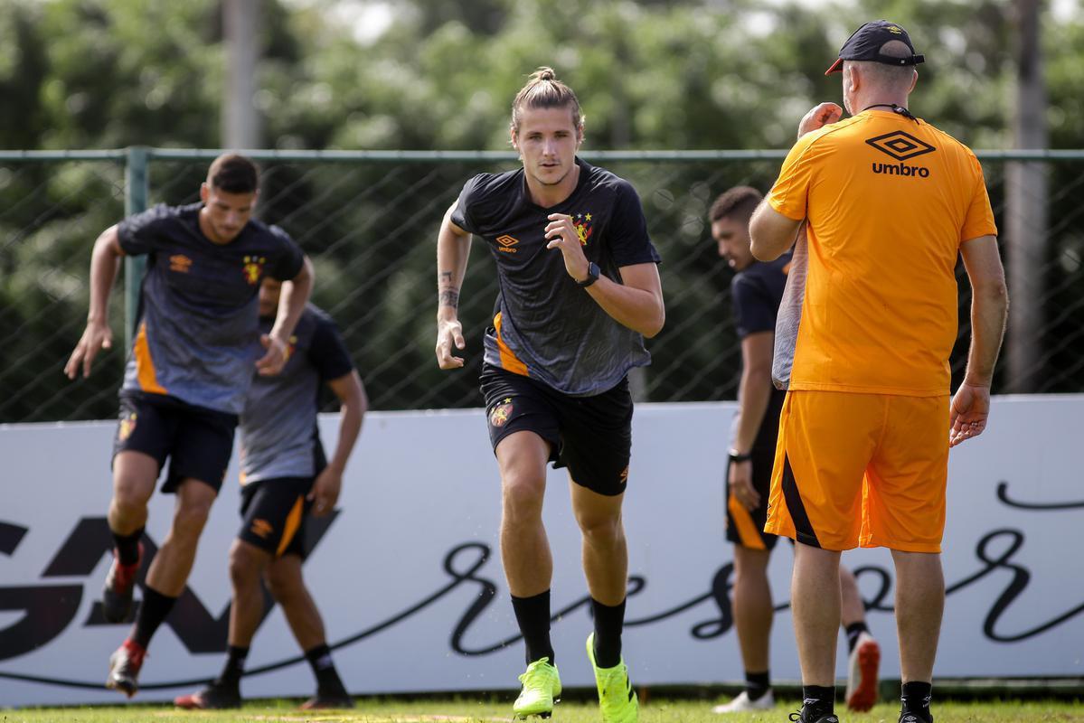 Nesta quinta-feira, sob o comando do treinador Daniel Paulista, Sport realizou primeiro trabalho ttico aps retorno s atividades