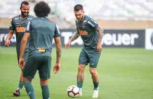 Levir Culpi comanda treino no Mineiro antes da estreia no Grupo E da Libertadores