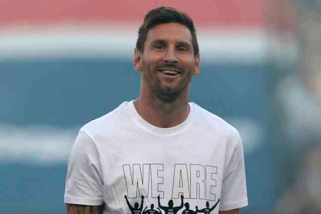 Messi foi apresentado aos torcedores do PSG