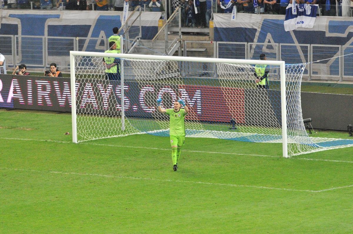 Armani defendeu cobrana de Henrique