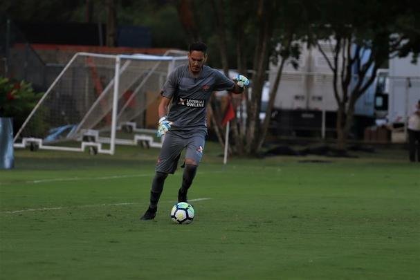 Vitória derrotou Atlético por 1 a 0, no Barradão, com gol de Léo Ceará