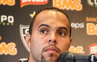 Alecsandro - O atacante defendeu as cores do Cruzeiro em 2007, com dez gols em 20 jogos. Em 2013, ele voltou a jogar em Belo Horizonte. Contratado pelo Atl�tico, Alecsandro foi campe�o mineiro e da Libertadores pelo clube alvinegro. No fim da temporada, deixou o clube e se transferiu para o Flamengo. No Galo, fez 11 gols em 51 partidas realizadas.