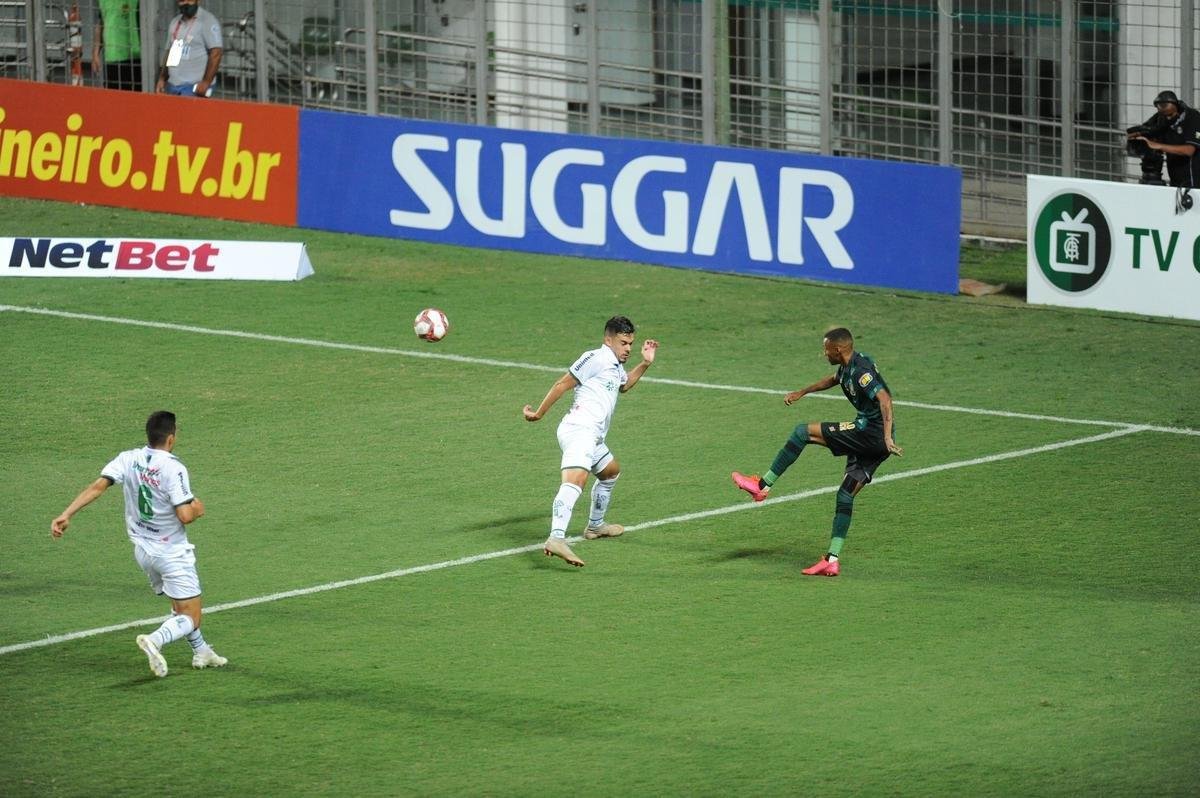 Fotos da vitria da Caldense sobre o Amrica, por 1 a 0, no Independncia, em Belo Horizonte, pela quarta rodada do Campeonato Mineiro de 2021. Atacante Amarildo marcou o nico gol da partida,