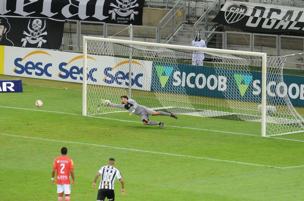 No segundo tempo, o Tombense saiu na frente, com gol de pnalti de Rubens. Logo depois, Sasha empatou para o Galo, aps falha pontual do goleiro Felipe. 