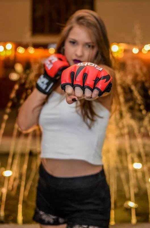 Lutadora  a musa do MMA no Brasil