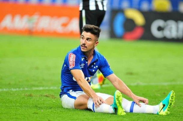 Imagens do jogo entre Cruzeiro e Botafogo no Mineiro