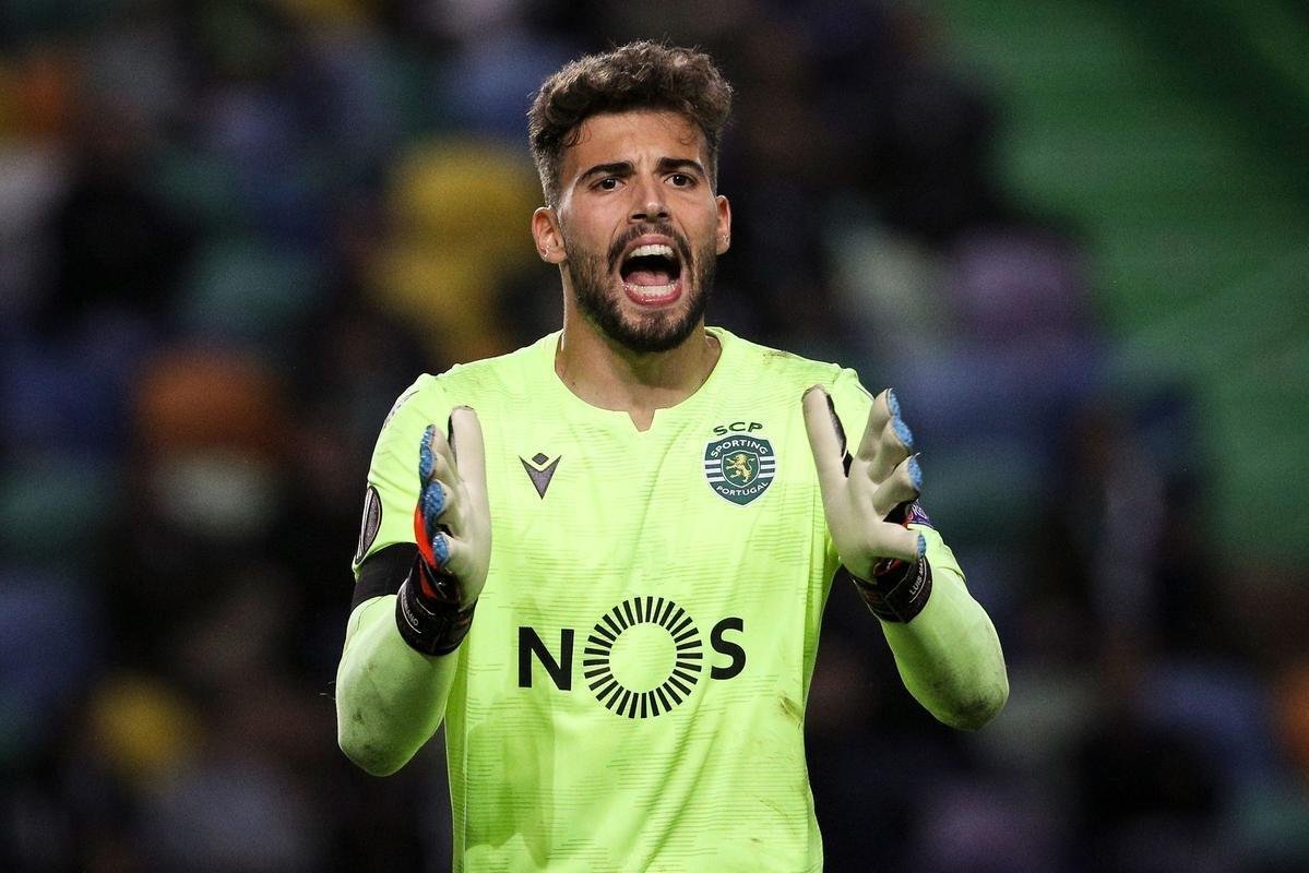 Goleiro portugus Lus Maximiano, do Sporting, tambm foi infectado no surto que atingiu o clube de Lisboa