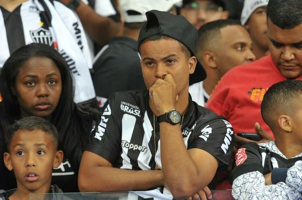 Torcedores do Atltico lotam as arquibancadas do Mineiro para acompanhar a partida vlida pelas quartas de final da Copa do Brasil