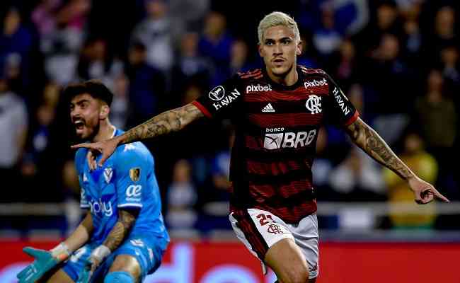 Atacante rubro-negro marcou 3 vezes na goleada do time carioca sobre o Vlez-ARG, no jogo de ida da semifinal da Libertadores 
