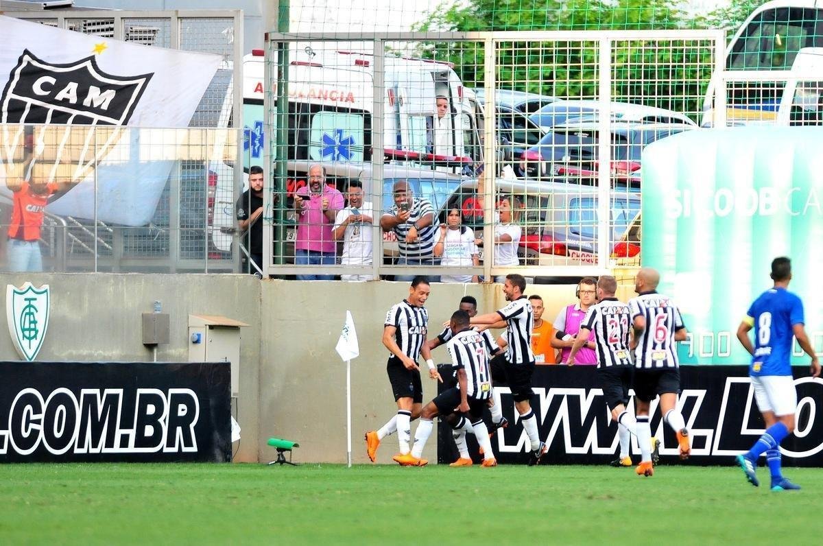 Imagens do clssico entre Atltico e Cruzeiro, no Independncia