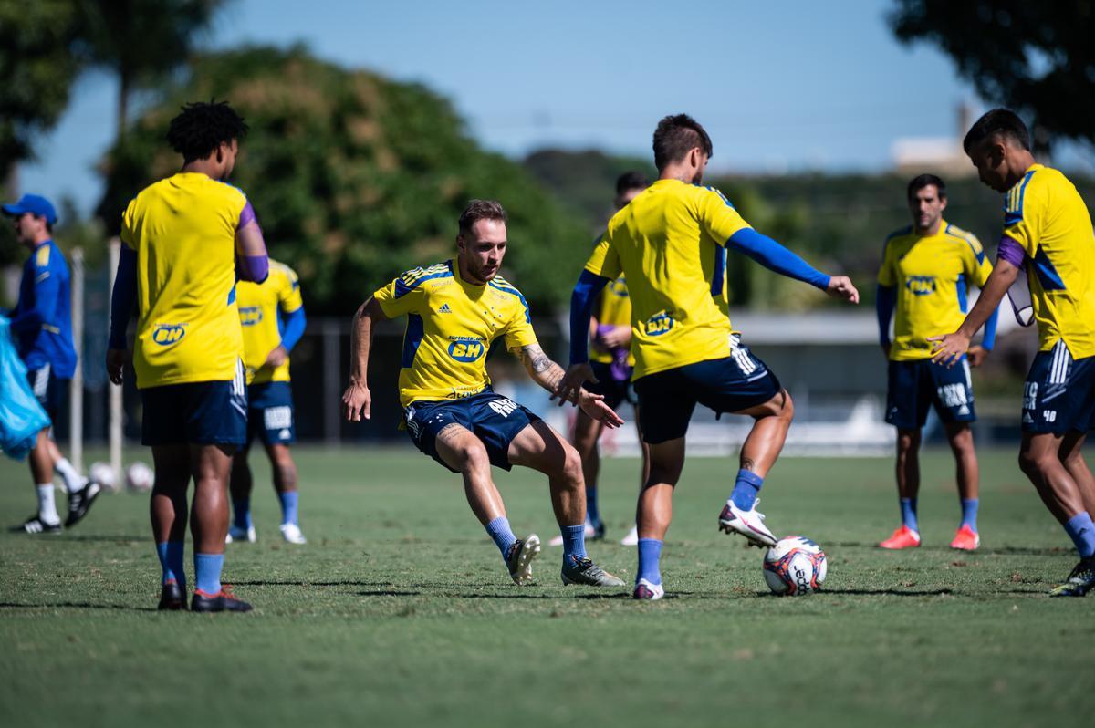 Cruzeiro, 3º colocado, pega o líder Atlético no Mineirão pela 9ª rodada do Campeonato Mineiro