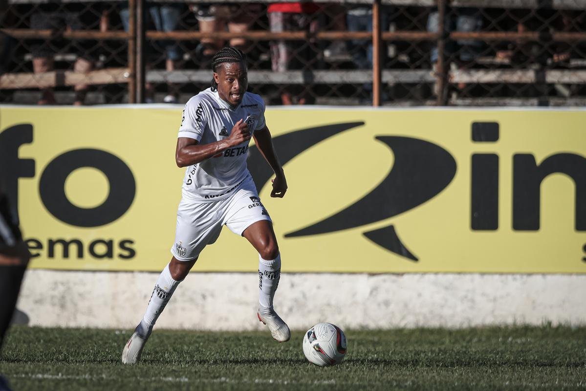 Fotos do jogo entre Democrata-GV e Atltico, pelo Campeonato Mineiro