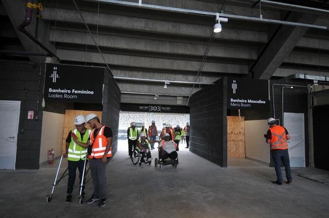 Fotos da visita feita por pessoas com deficincia na Arena MRV, nesta quinta-feira (9/2)
