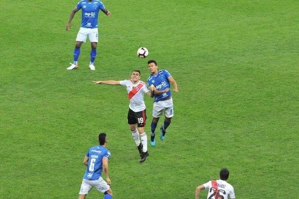 Fotos do primeiro tempo do duelo entre Cruzeiro e River Plate, no Mineiro, pelas oitavas de final da Copa Libertadores 2019