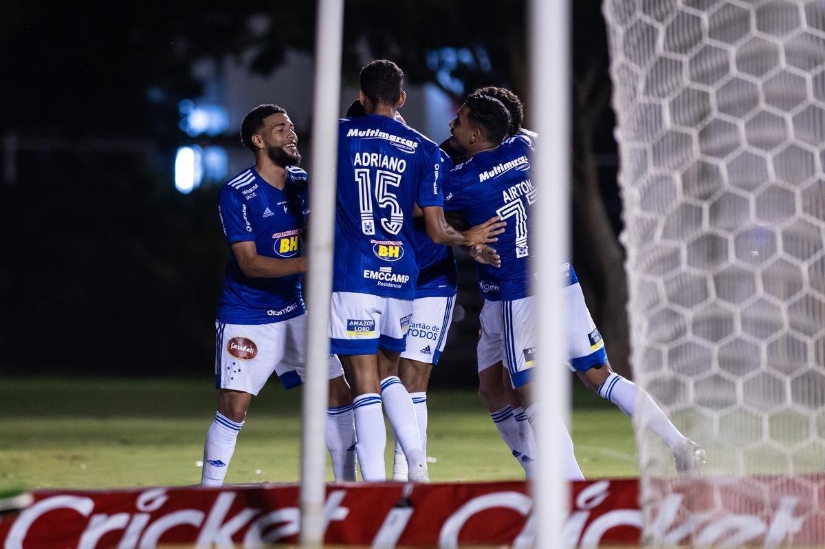 Fotos do jogo entre Vitória e Cruzeiro, no estádio Barradão, em Salvador, pela 28ª rodada da Série B